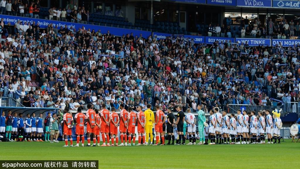 足球赛事席卷全国，球迷激情高涨