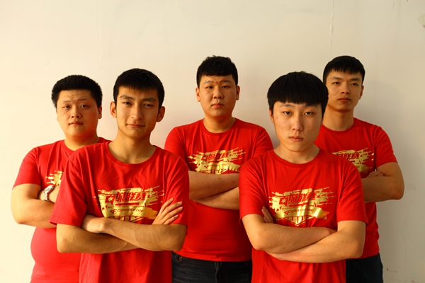 争夺冠军：强队激烈争霸赛场一触即发的简单介绍