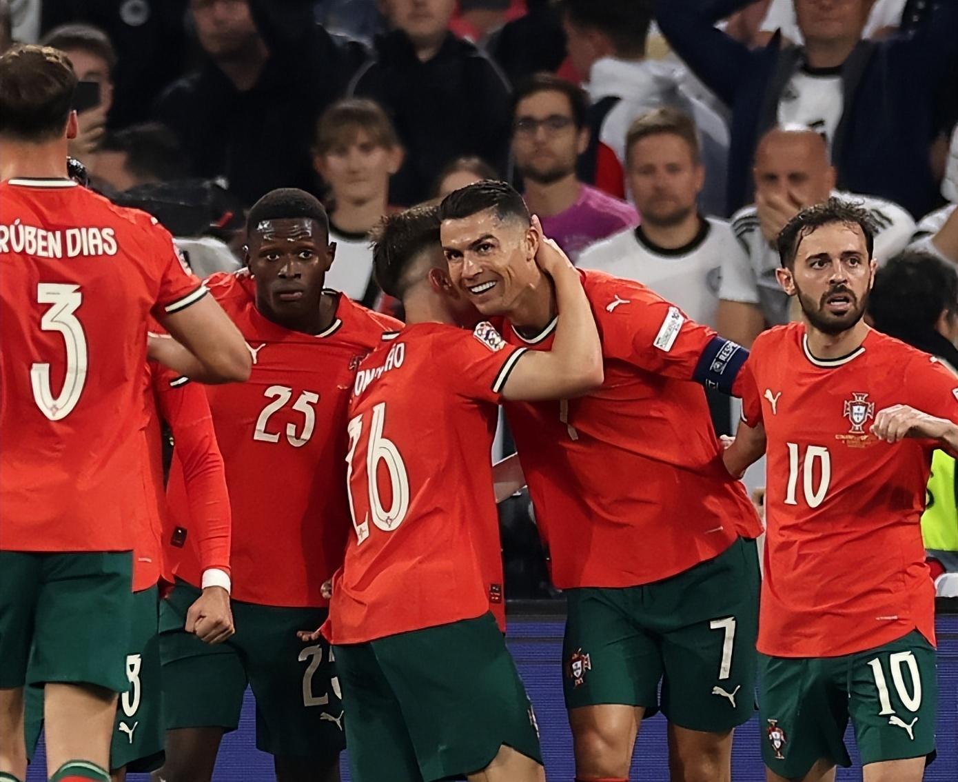 包含欧国联比赛半决赛惊现大冷门,球迷惊叹的词条 包含欧国联比赛半决赛惊现大冷门,球迷惊叹的词条