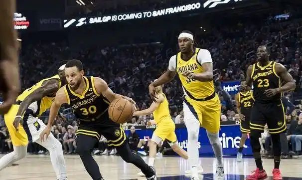 勇士主场大胜湖人，库里狂砍40分