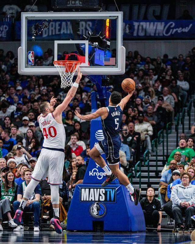 快船连胜独行侠，哈雷尔30+10