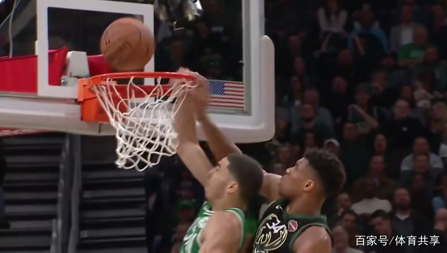 雄鹿主场战胜魔术,米德尔顿进三分如潮 雄鹿主场战胜魔术,米德尔顿进三分如潮