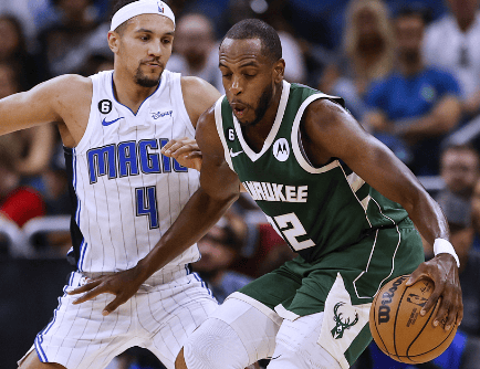 雄鹿主场战胜魔术,米德尔顿进三分如潮 雄鹿主场战胜魔术,米德尔顿进三分如潮