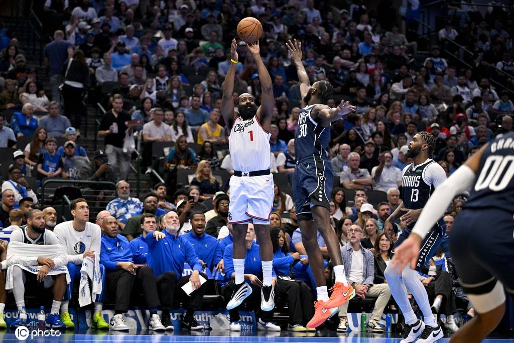 山西队险胜青岛队，哈登统治全场